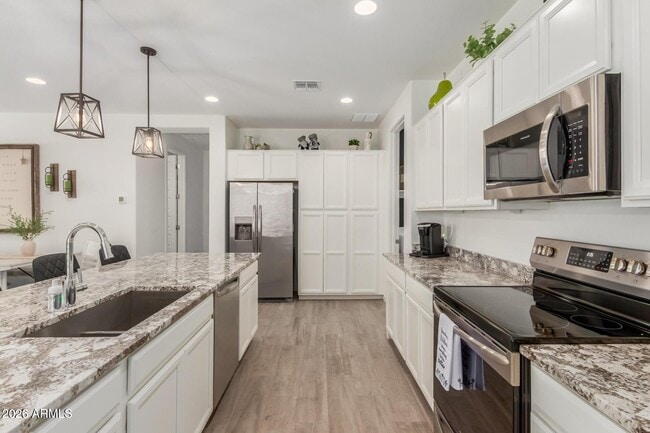 Building Photo - 24970 N 172nd Ave