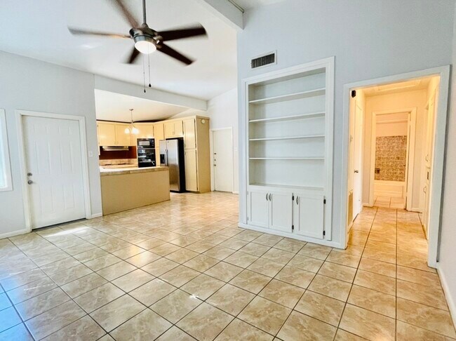 Building Photo - 4733 Merwin St