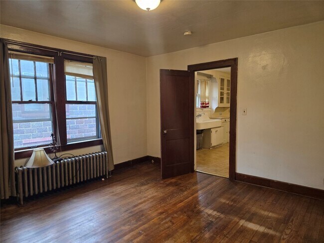 Building Photo - 311 Oak Hill Ave