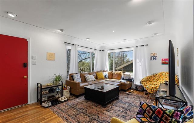 Building Photo - 111 S Perry St