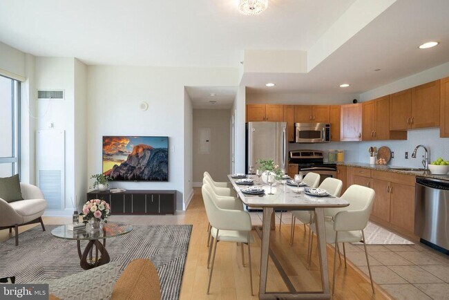 Building Photo - 901 N Penn St