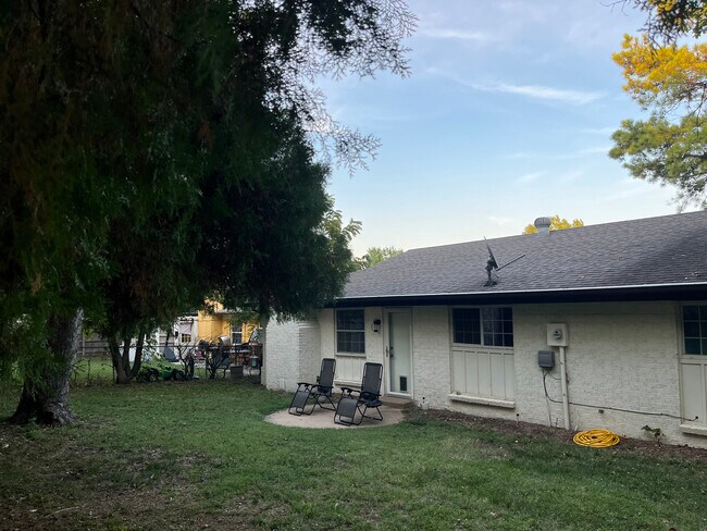 Building Photo - 5024 S 85th East Ave