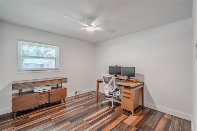 Building Photo - 3347 Latham Dr