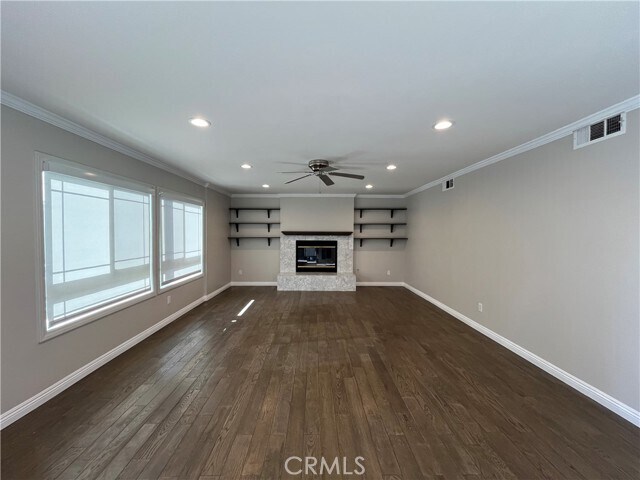 Building Photo - 10436 Amestoy Ave