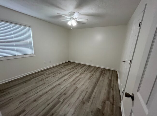 Building Photo - Modern 2-Bed, 1-Bath Oasis with Central Air and Gourmet Kitchen