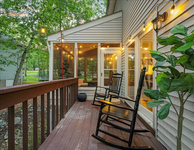 Building Photo - 1825 Jennifer Dr