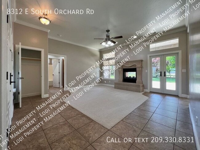 Building Photo - 8312 E Orchard Rd