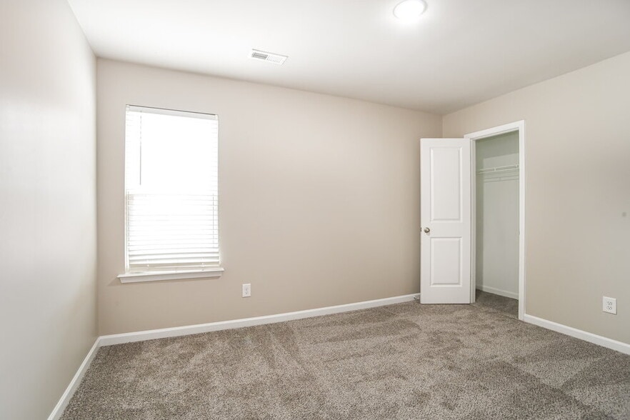 Building Photo - 6507 Karenstone Dr