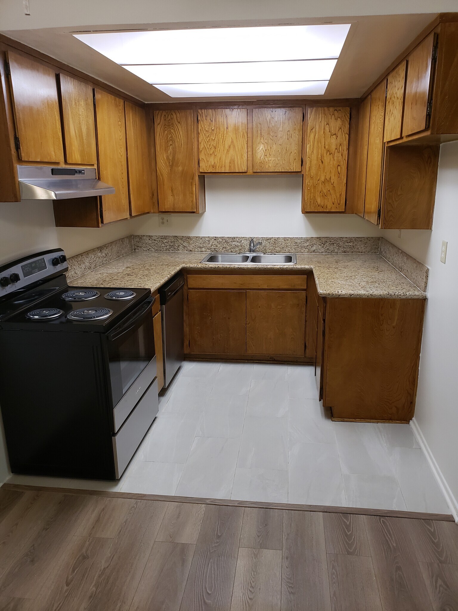 Kitchen - 2930 W 235th St
