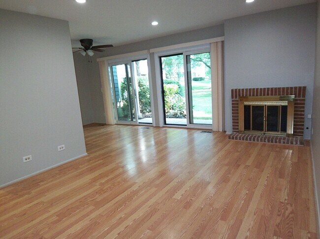 Building Photo - 1546 Williamsburg Dr