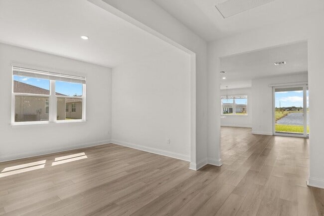 Building Photo - 5684 Hampton Park Cir
