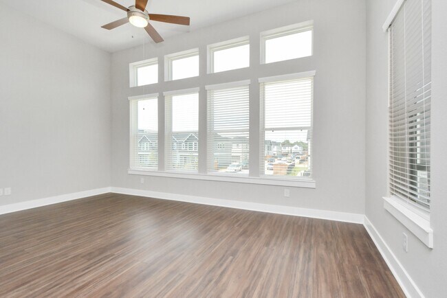 Building Photo - 708 Strawberry Pines Ct