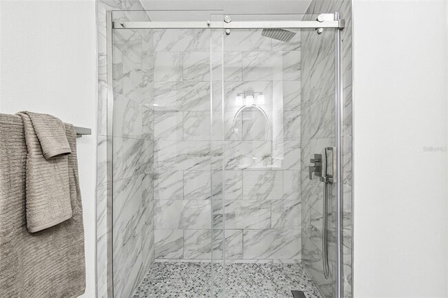 Building Photo - 2 S Treasure Dr