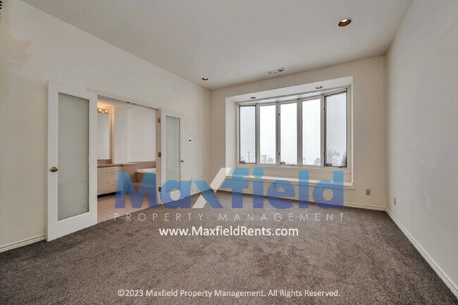 Building Photo - Avenues - 3 Bedroom 3 Bath Townhome with amazing southern views!