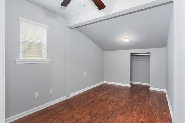 Building Photo - 223 Chestnut Oak Ln