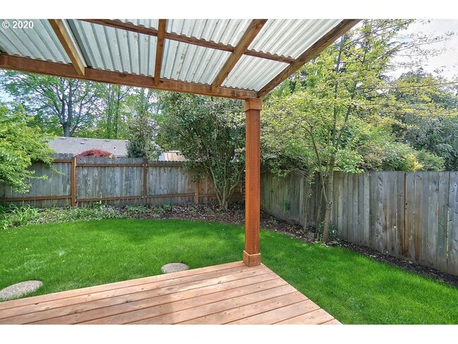 Building Photo - 4516 SE 33rd Pl