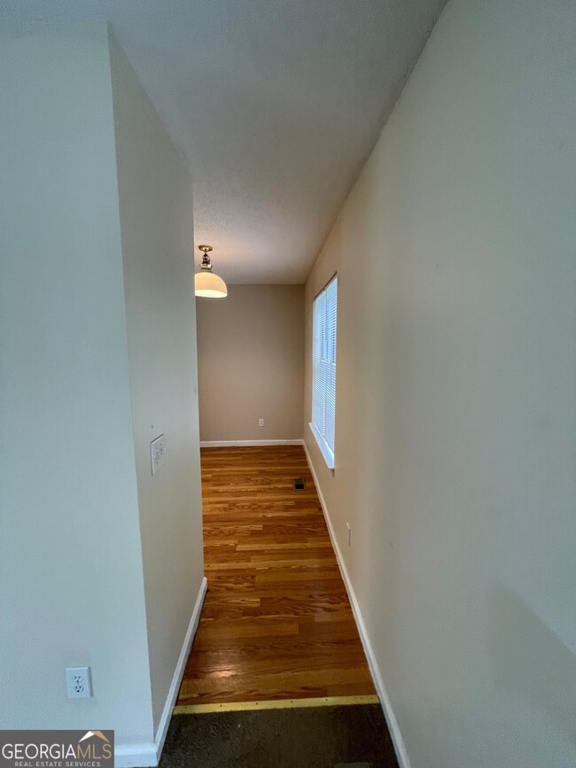 Building Photo - 81 Abbotsford Dr
