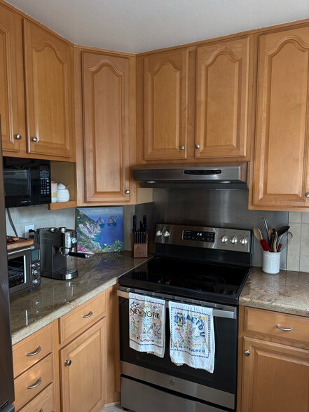 Building Photo - 4120 Porte de Merano