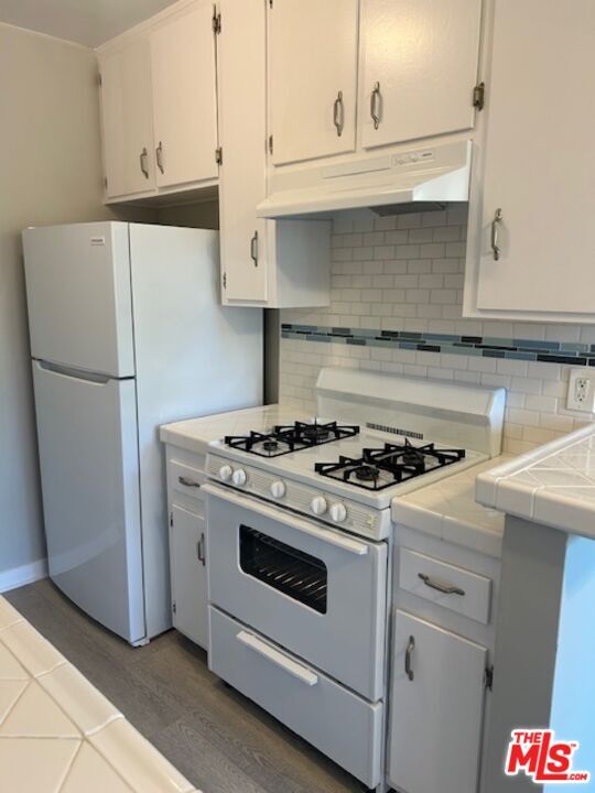 Building Photo - 3560 S Centinela Ave