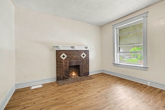 Building Photo - 3630 Hydraulic Ave