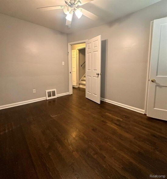 Building Photo - 505 Gardendale St