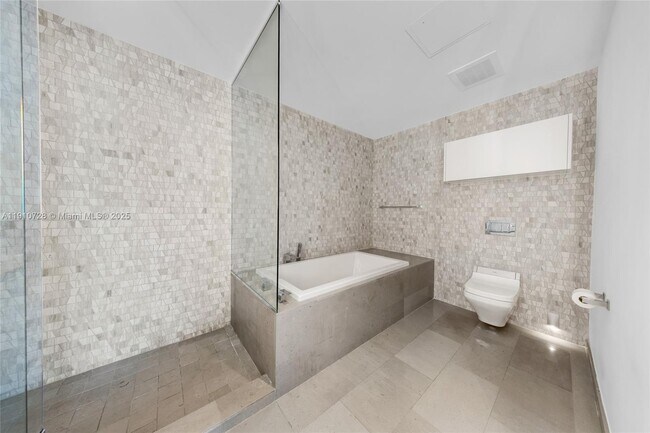 Building Photo - 88 SW 7th St