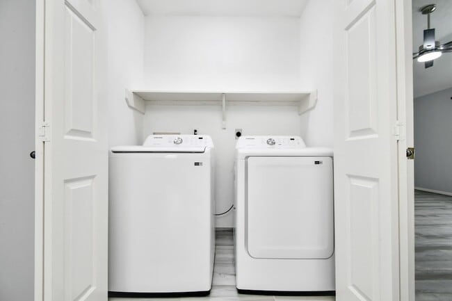 Building Photo - 2707 Blue Mist Dr