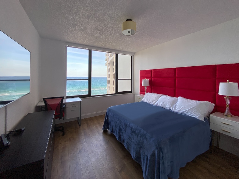 Building Photo - 3505 S Ocean Dr