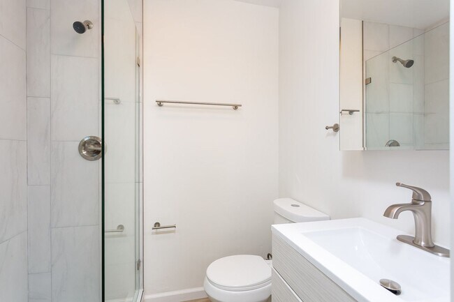 Building Photo - COMING SOON!!! $1000 OFF Move In Special!!...