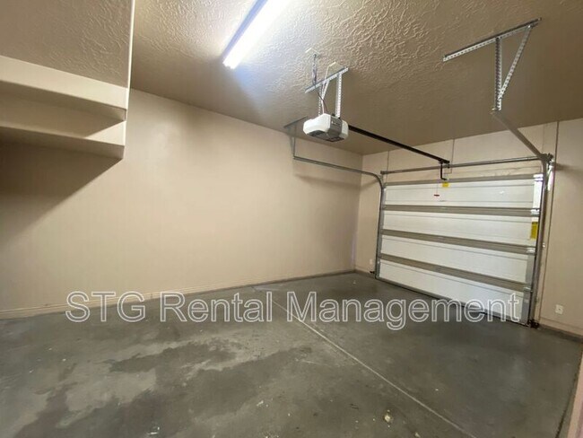 Building Photo - 290 W Buena Vista Blvd