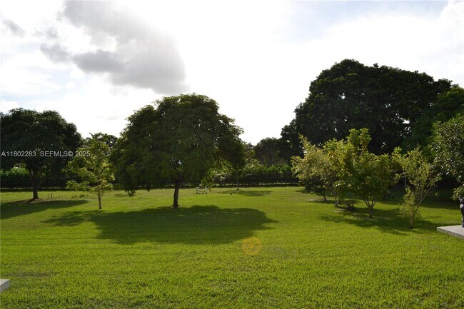 Building Photo - 5425 SW 190th Ave