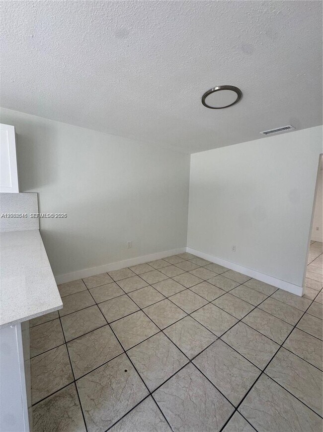 Building Photo - 1107 NW 30th Ave
