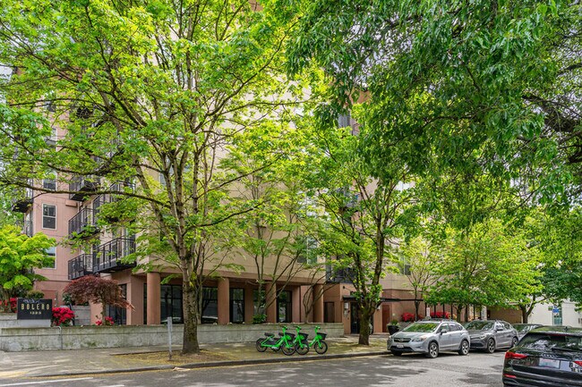 Building Photo - 1323 Boren Ave