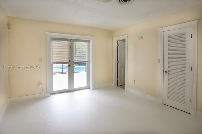 Building Photo - 8870 SW 86th St