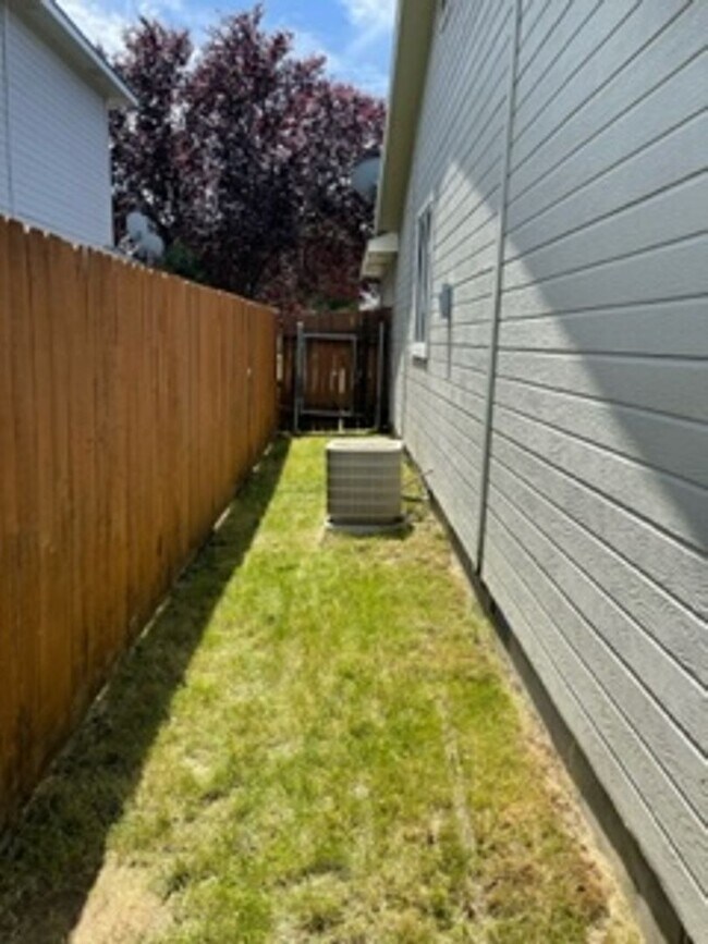 Building Photo - 4 Bedroom 2 Bath Home in Northwest Boise available soon!