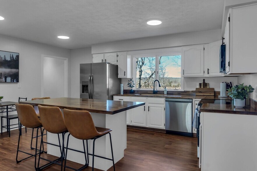 Building Photo - 81 Beech Point Dr