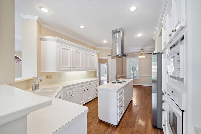 Building Photo - 13811 Muirfield Village Dr