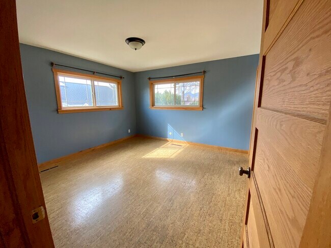 Building Photo - 859 E 2730 N