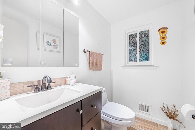 Building Photo - 25921 Largo Ct