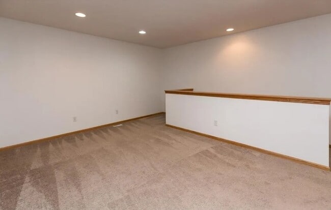 Building Photo - 277 S 79th St