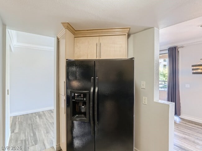 Building Photo - 260 E Flamingo Rd