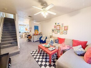 Building Photo - Victoria Station #141