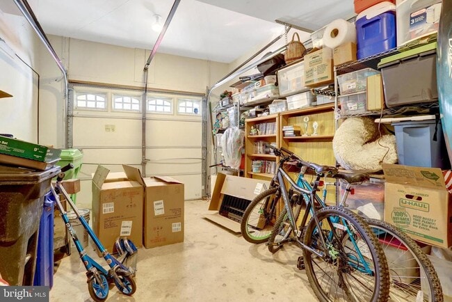 Building Photo - 5257 Bessley Pl