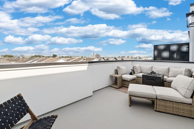 Building Photo - 1504 Ennis St