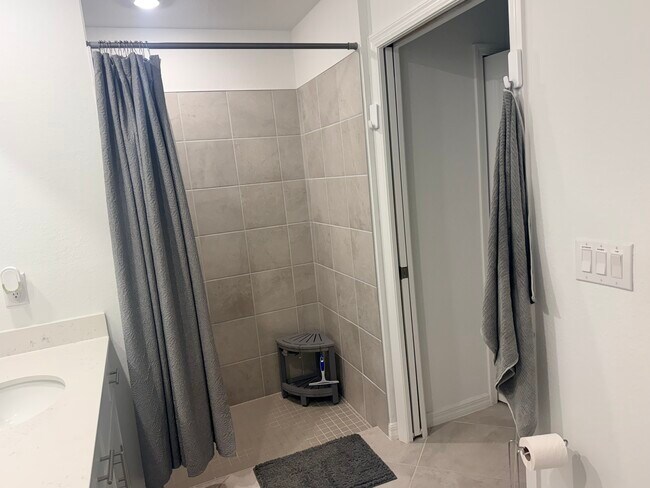 Building Photo - Galapagos Ct. Unit 104 Veranda Condo- Wellen Park G&CC