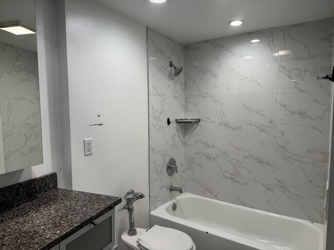 Building Photo - 300 N State St