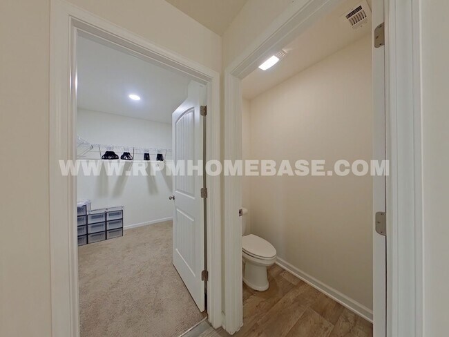 Building Photo - 808 Moorhen Wy