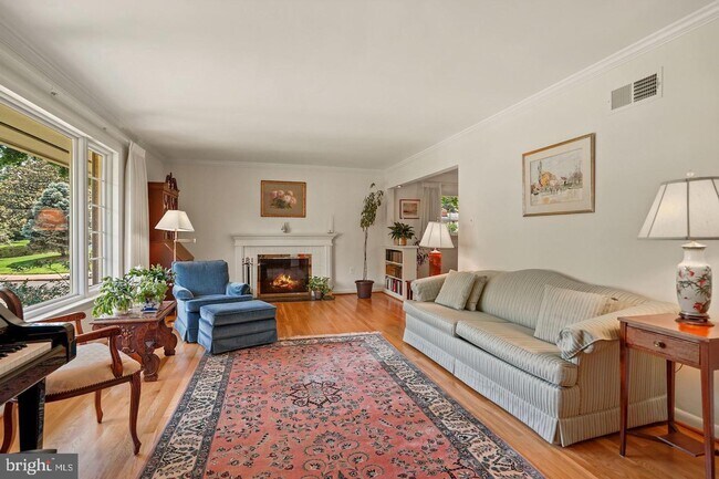 Building Photo - 6425 Noble Dr