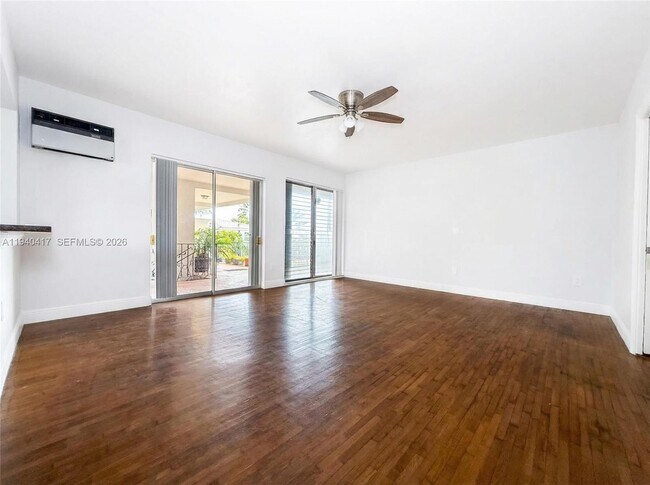 Building Photo - 1316 NE 105th St