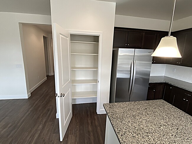 Building Photo - 309 E Sicily Dr